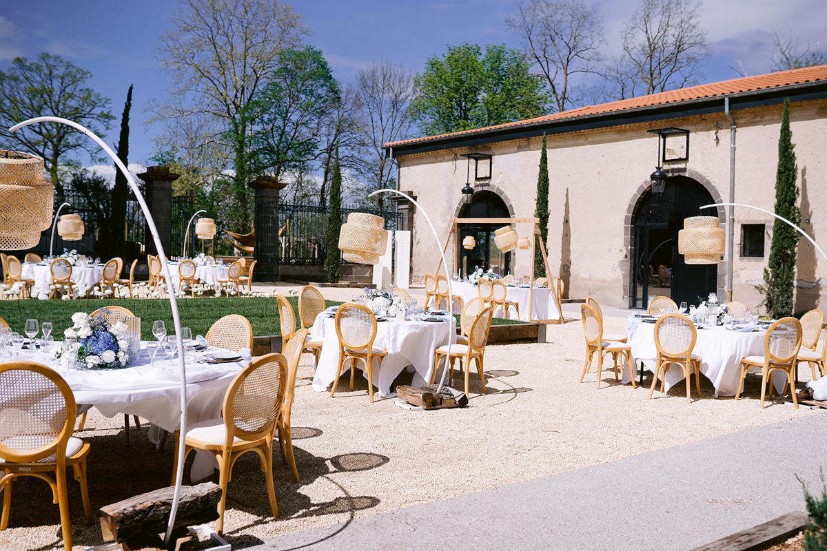 Photo des jardins du château de mariage de Chignat dans le Puy-de-Dôme en Auvergne-Rhône-Alpes.